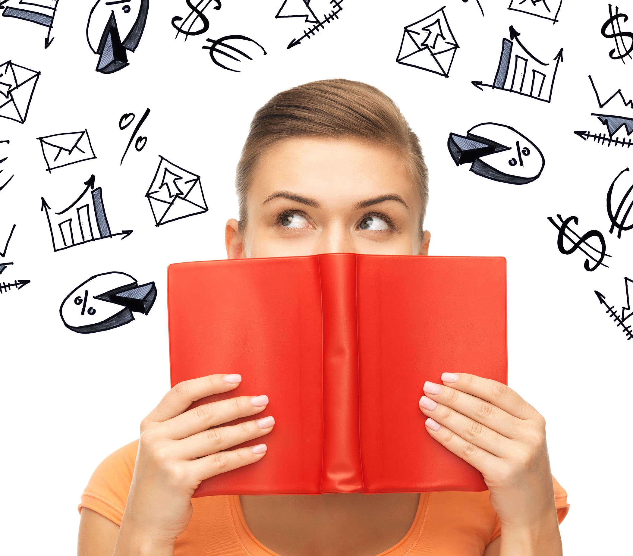 Frau mit Buch vor Nase und Mund