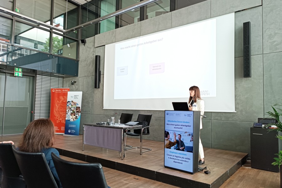 Esther Ausserhofer, MitarbeiterInnen binden