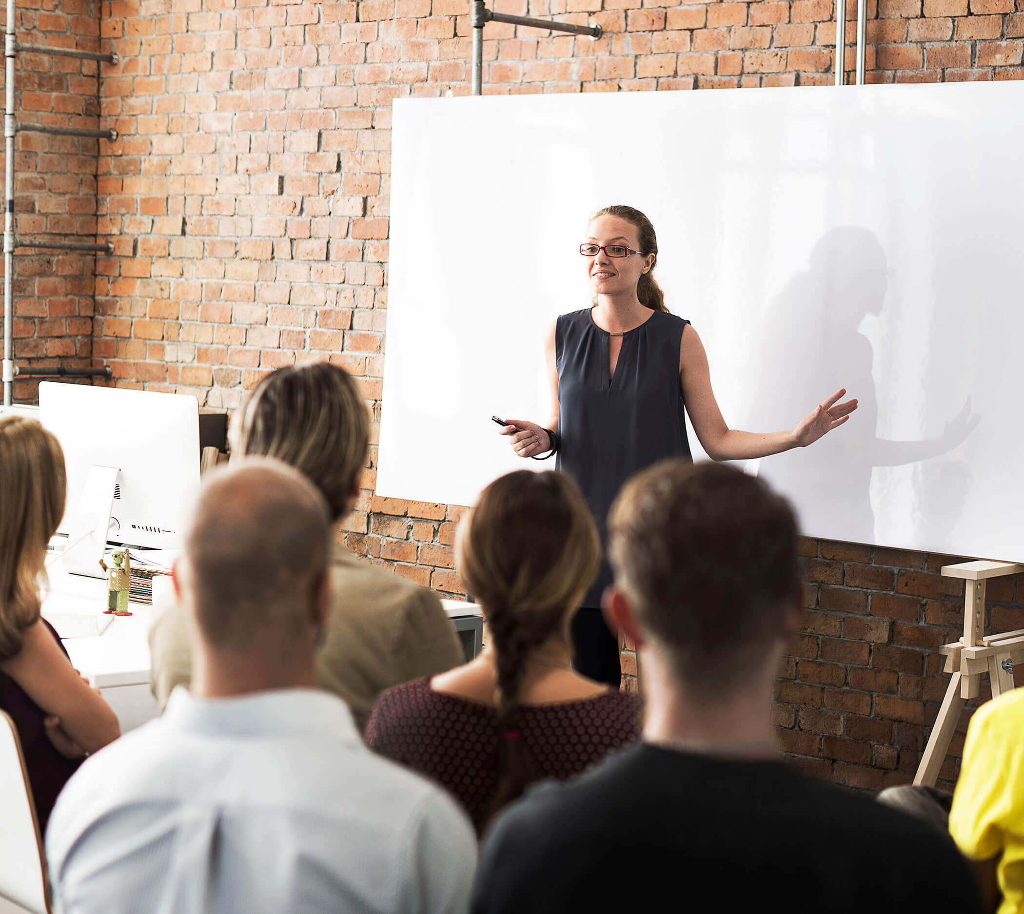 Lehrerin beim Unterricht